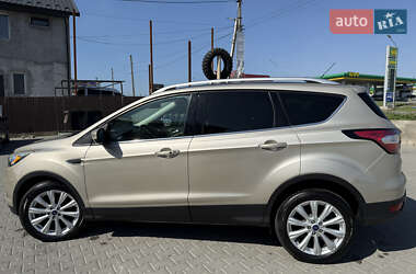 Позашляховик / Кросовер Ford Escape 2017 в 