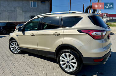 Позашляховик / Кросовер Ford Escape 2017 в 