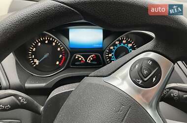 Внедорожник / Кроссовер Ford Escape 2016 в 