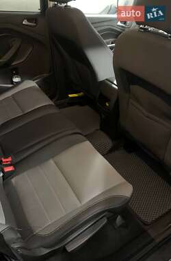 Внедорожник / Кроссовер Ford Escape 2014 в 