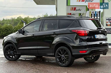 Позашляховик / Кросовер Ford Escape 2019 в 