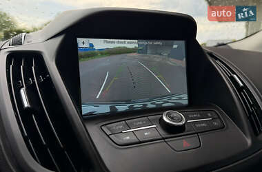 Позашляховик / Кросовер Ford Escape 2019 в 