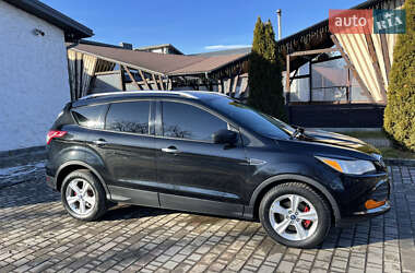 Позашляховик / Кросовер Ford Escape 2014 в 