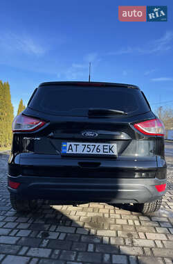 Позашляховик / Кросовер Ford Escape 2014 в 
