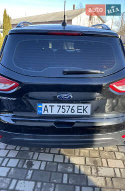 Позашляховик / Кросовер Ford Escape 2014 в 