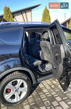 Позашляховик / Кросовер Ford Escape 2014 в 
