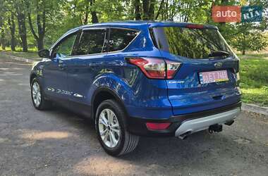 Внедорожник / Кроссовер Ford Escape 2017 в 