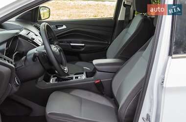 Внедорожник / Кроссовер Ford Escape 2016 в 