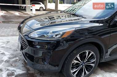 Внедорожник / Кроссовер Ford Escape 2022 в 