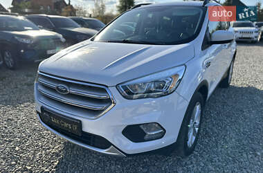 Внедорожник / Кроссовер Ford Escape 2016 в 