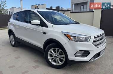 Внедорожник / Кроссовер Ford Escape 2019 в 