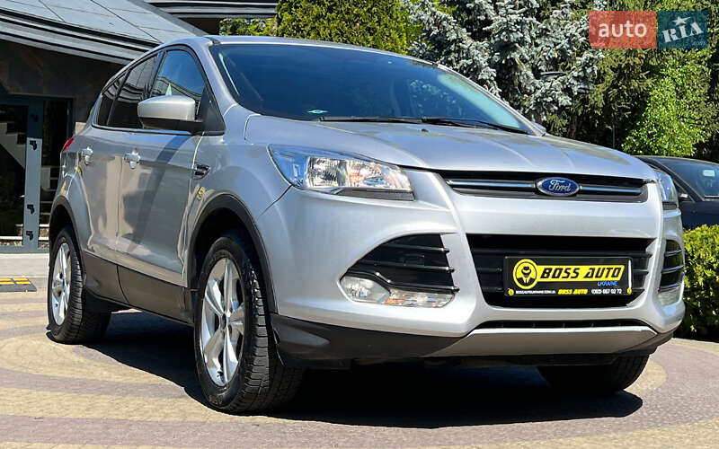 Внедорожник / Кроссовер Ford Escape 2016 в 