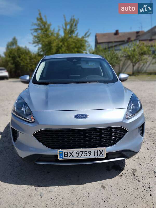 Позашляховик / Кросовер Ford Escape 2022 в 