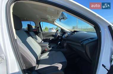 Внедорожник / Кроссовер Ford Escape 2018 в 
