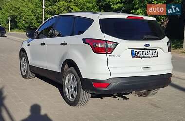 Позашляховик / Кросовер Ford Escape 2017 в 