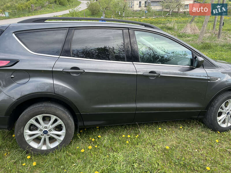 Внедорожник / Кроссовер Ford Escape 2017 в Тернополе