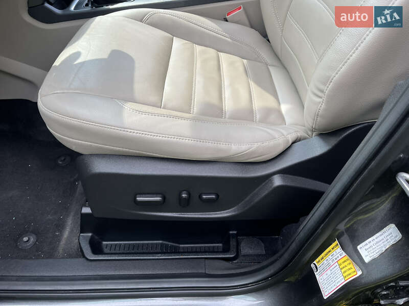 Внедорожник / Кроссовер Ford Escape 2017 в Тернополе