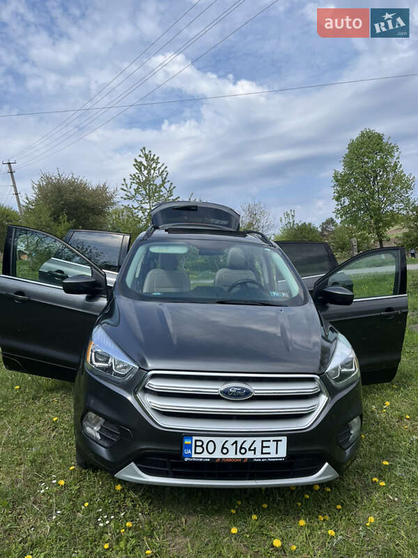 Внедорожник / Кроссовер Ford Escape 2017 в Тернополе