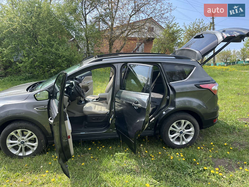 Внедорожник / Кроссовер Ford Escape 2017 в Тернополе