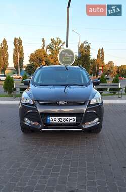Внедорожник / Кроссовер Ford Escape 2015 в 