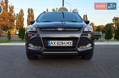 Внедорожник / Кроссовер Ford Escape 2015 в 