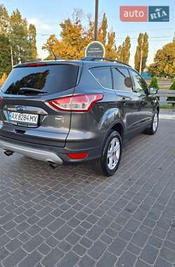 Внедорожник / Кроссовер Ford Escape 2015 в 