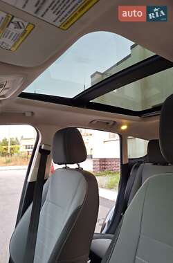 Внедорожник / Кроссовер Ford Escape 2015 в 