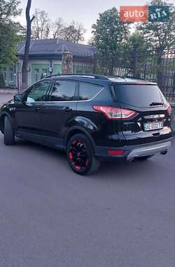 Внедорожник / Кроссовер Ford Escape 2015 в 