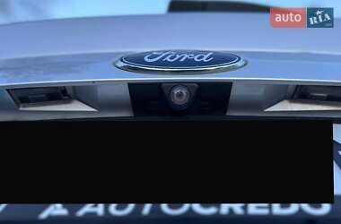 Внедорожник / Кроссовер Ford Escape 2014 в 