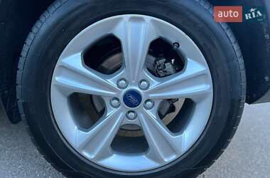 Внедорожник / Кроссовер Ford Escape 2014 в 