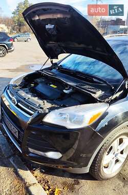 Внедорожник / Кроссовер Ford Escape 2015 в 