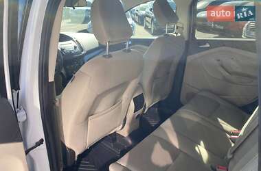 Внедорожник / Кроссовер Ford Escape 2018 в 