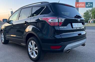 Внедорожник / Кроссовер Ford Escape 2016 в 