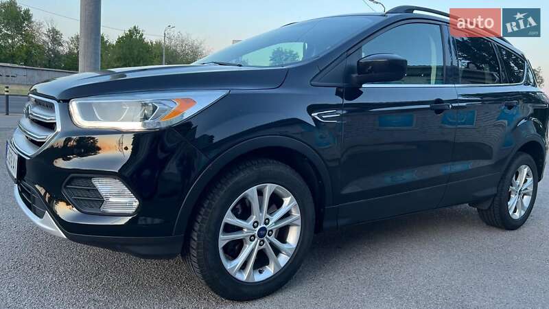 Внедорожник / Кроссовер Ford Escape 2016 в Днепре