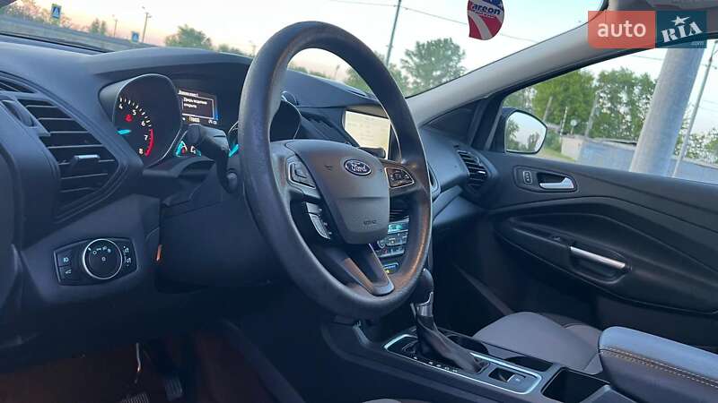 Внедорожник / Кроссовер Ford Escape 2016 в Днепре
