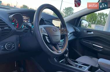 Внедорожник / Кроссовер Ford Escape 2016 в 