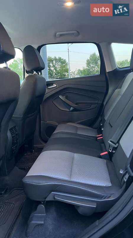 Внедорожник / Кроссовер Ford Escape 2016 в Днепре