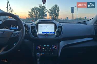 Внедорожник / Кроссовер Ford Escape 2016 в 