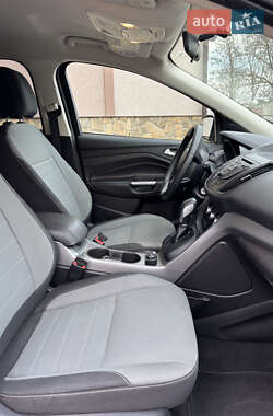 Внедорожник / Кроссовер Ford Escape 2015 в 