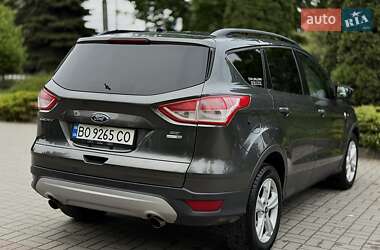 Позашляховик / Кросовер Ford Escape 2015 в 