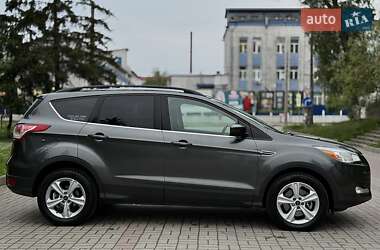 Позашляховик / Кросовер Ford Escape 2015 в 