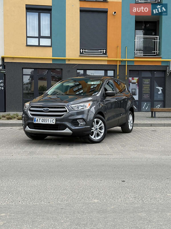 Позашляховик / Кросовер Ford Escape 2017 в 
