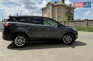 Позашляховик / Кросовер Ford Escape 2017 в 