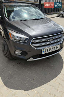 Позашляховик / Кросовер Ford Escape 2017 в 