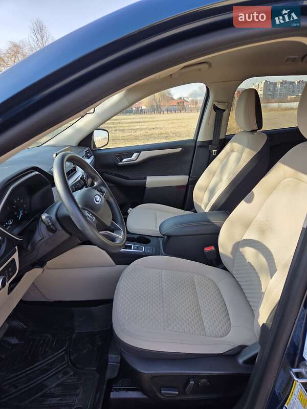 Позашляховик / Кросовер Ford Escape 2020 в Коломиї