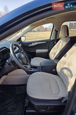 Позашляховик / Кросовер Ford Escape 2020 в 