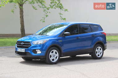 Позашляховик / Кросовер Ford Escape 2019 в 