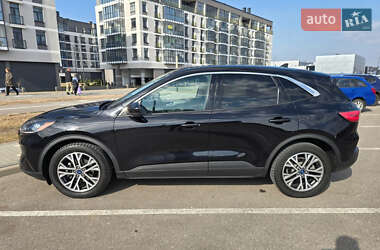 Внедорожник / Кроссовер Ford Escape 2022 в 