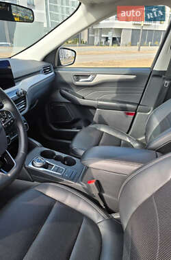 Внедорожник / Кроссовер Ford Escape 2022 в 