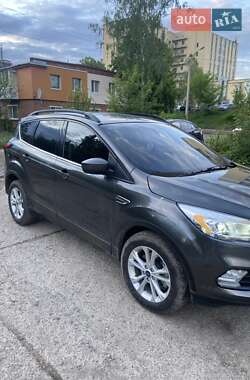 Позашляховик / Кросовер Ford Escape 2019 в 